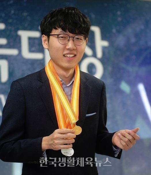 신진서 9단, 5년 연속 MVP 수상으로 바둑계 최강자의 영예 세우다