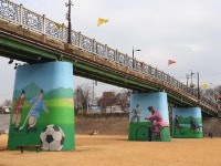  경주 서천 장군교, 신라 역사 테마 벽화로 새단장 눈길