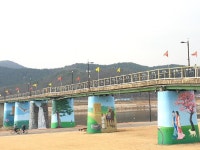  경주 서천 장군교, 신라 역사 테마 벽화로 새단장 눈길