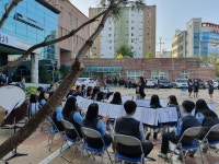 경인투데이뉴스 구미시 상모중학교 윈드오케스트라 등굣길 버스킹