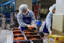 경인투데이뉴스 성남시장애인종합복지관·포스코ICT, 참여하는 사회공헌활동 “행복나눔 김장나눔”