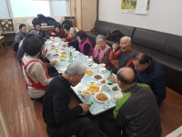  수원시 영통구 영통1동, 어르신 대상 식사제공 행사 진행