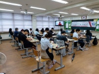 경인투데이뉴스 연천고등학교 비대면 목공예 체험 프로그램 진행