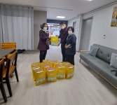 순천시 왕조2동 수정교회, 경로당 어르신들을 위한 나눔 행사 가져:경인투데이뉴스 ≪경인투데이뉴스≫ 순천시 왕조2동 수정교회, 경로당... 