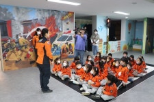 안양소방서, 재난에 대응하는 우리의 자세! 안양소방서 『함께해요! ESG』 촬영:경인투데이뉴스 ≪경인투데이뉴스≫ 안양소방서, 재난에... 