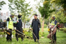 인천시설공단, 쾌적한 도심 공원 환경 조성에‘구슬땀’:경인투데이뉴스 ≪경인투데이뉴스≫ 인천시설공단, 쾌적한 도심 공원 환경 조성에... 