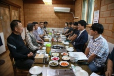 고양시 한찬희 덕양구청장, 주민들과 소통의 장 열어:경인투데이뉴스 ≪경인투데이뉴스≫ 고양시 한찬희 덕양구청장, 주민들과 소통의 장 열어