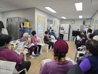 구로구, 어르신 폐렴 예방 교육 실시… 노년기 건강은 경로당에서... 구로구, 어르신 폐렴 예방 교육 실시… 노년기 건강은 경로당에서 챙기세요!