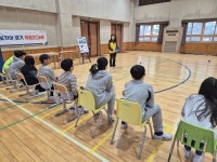 용인시장애인자립생활센터 신리초등학교 전 학년 장애인식개선 체험... 용인시장애인자립생활센터 신리초등학교 전 학년 장애인식개선 체험 잔향