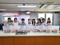 전달 받아:경인투데이뉴스 ≪경인투데이뉴스≫ 인천 부평구 갈산2동, 갈산중학교 학생들로부터  홀몸 어르신들을 위한 따뜻한 밑반찬 전달 받아