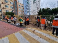 인천 미추홀구 주안6동, 새봄맞이 대 청결 운동... 초등학교 주변... 인천 미추홀구 주안6동, 새봄맞이 대 청결 운동... 초등학교 주변 환경정비