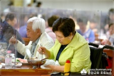 금란 포토뉴스 - 가정의달 경로잔치