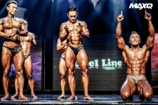 머슬마니아 그랑프리 윤태식의 어깨깡패를 위한 생수병 운동 > TRAINING | 맥스큐