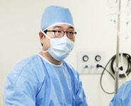 강북힘찬병원, 독자적 비절개 연골재생술 카티스템 적용 성공! [이엠디] 강북힘찬병원, 독자적 비절개 연골재생술 카티스템 적용 성공!
