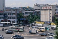 딱 20년 전, 1996년 8월 서울 신촌사거리 모습