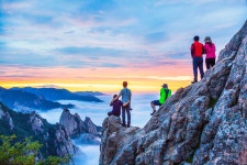 농림축산식품부장관상 - 외설악의 노을을 즐기는 사람들