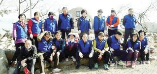 바르게살기운동위원회 미조면, 삼정개 해안변 정화 - 남해시대 바르게살기운동위원회 미조면, 삼정개 해안변 정화