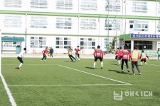 설천축구회 36년 역사, 선배들의 땀방울이 담겨 있어 - 남해시대 설천축구회 36년 역사, 선배들의 땀방울이 담겨 있어