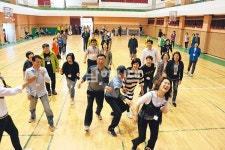 67연합회 체육대회 하신다~ 미세먼지 물렀거라! - 남해시대 67연합회 체육대회 하신다~ 미세먼지 물렀거라!