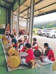 `밀알` 어버이날 경로잔치 무대 올라 - 남해시대 `밀알` 어버이날 경로잔치 무대 올라