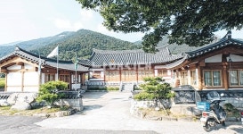 고풍스런 서호마을회관, 예술적 대정돌창고, 목가적 당항교회 - 남해시대 고풍스런 서호마을회관, 예술적 대정돌창고, 목가적 당항교회