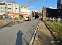 향교-신우보람 소방도로에 인도가 없다? - 남해시대 향교-신우보람 소방도로에 인도가 없다?