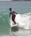 미조 송정, 파도타기 즐기는 서핑족 새 명소로 떠오르다 - 남해시대 미조 송정, 파도타기 즐기는 서핑족 새 명소로 떠오르다