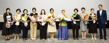 보물섬의 참된 일꾼 한자리에 모였다 - 남해시대 보물섬의 참된 일꾼 한자리에 모였다