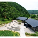 비 내리는 날, 커피 한 잔 - 노블레스닷컴 비 내리는 날, 커피 한 잔