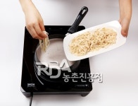 들깨칼국수 | 농사로 들깨칼국수