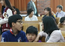남서울은혜교회 / 교회소개 / 커뮤니티 / 행사앨범 학부모초청예배(중등부)