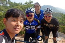 산 속의 상쾌한 공기를 마시며, 안양시 망해암 힐 클라임코스 - 라이드매거진 산 속의 상쾌한 공기를 마시며, 안양시 망해암 힐 클라임코스... 