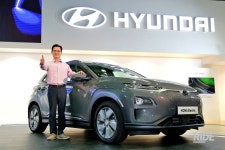 현대차, 소형 SUV 전기차 ‘코나 일렉트릭’ 공개 - 라이드매거진 현대차, 소형 SUV 전기차 ‘코나 일렉트릭’ 공개 - 라이드매거진 