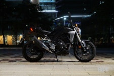 작지만 호쾌한 스트리트 스포츠 바이크, 혼다 CB300R 시승기 - 라이드매거진 작지만 호쾌한 스트리트 스포츠 바이크, 혼다 CB300R 시승기... 