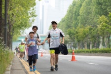 교회행사사진 - 천연기념물센터 앞 - 행복대전새로남마라톤 대회