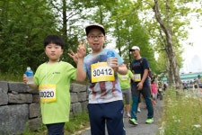 교회행사사진 - 천연기념물센터 앞 - 행복대전새로남마라톤 대회