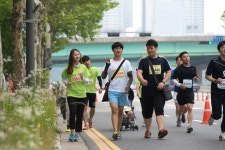 교회행사사진 - 천연기념물센터 앞 - 행복대전새로남마라톤 대회