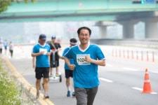 교회행사사진 - 천연기념물센터 앞 - 행복대전새로남마라톤 대회