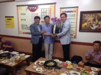 주제갤러리 - 남 1다락방(서영석 성도) 경성만두 2호점 축하 모임이 있었습니다.