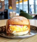 고졸 채용 채용정보 - [(주)플라잉테이블 채용] 수제버거전문점 플라잉볼익스프레스 직영점 직원 모집 (~2017-02-26) - 고졸 채용 사람인