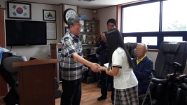 동홍동9통노인회, 조손가정 장학금 전달 - 시정뉴스 홈페이지 서귀포시청