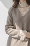 [:RTO1432 lace collar blouse/배송지연] SEZWICK_여자의 선은 아름다워야 한다 [:RTO1432 lace collar blouse/배송지연]