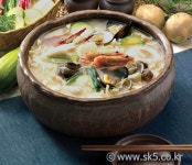 항아리해물수제비 > 음식 | 이미지 사용조건이 까다롭지 않은 요리사진 100만컷