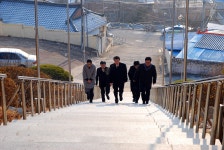 대구지방검찰청 상주지청 > 알림마당 > 생생포토 > 상세보기 - 2012 년 새해 업무시작은 충혼탑 앞에서 새로운 각오를 다지며 2012 년 새해... 