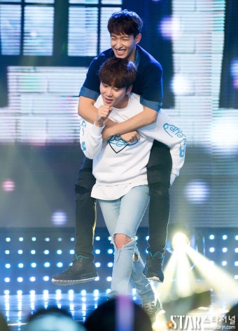 [스타포토UP]세븐틴(SEVENTEEN) 승관 '도겸형이 무거운데 무겁다고 말을 못하겠다':스타저널 #www.starjn.com ≪스타저널≫ [스타포토UP]...