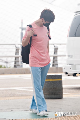 [스타포토UP] 샤이니(SHINee) 온유, 너무 편한 공항 패션:스타저널 #www.starjn.com ≪스타저널≫ [스타포토UP] 샤이니(SHINee) 온유, 너무...