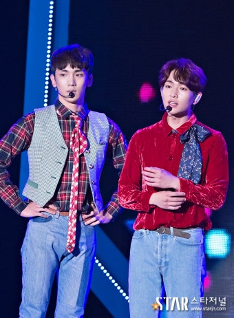 [스타포토] 샤이니(SHINee) 키-온유, 닮은 듯한 표정:스타저널 #www.starjn.com [스타저널] [스타포토] 샤이니(SHINee) 키-온유, 닮은 듯한...