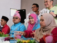 Neighbours witness earth giving way and pull gym assistant out to safety during Malaysia landslide, SE Asia News & Top Stories... 