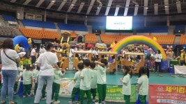 보도자료(상세) : HOME > 수원소식 > 보도자료 수원시, 어린이날 맞아 국공립 어린이집 행사 ‘모여라 친구들~ 밖에서 놀자’개최