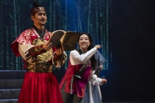 보도자료(상세) : HOME > 수원소식 > 보도자료 수원시립공연단 창작 무예 뮤지컬 ‘THE BOOK(더 북)’, 관객 사로잡았다